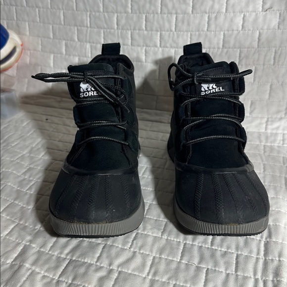 Sorel Women's Out N About III Classic Waterproof Boot in black - Picture 4 of 7